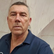 A Kanton-2000 Kft tulajdonos ügyvezetője. A Kanton-2000 Kft tulajdonos ügyvezetője.